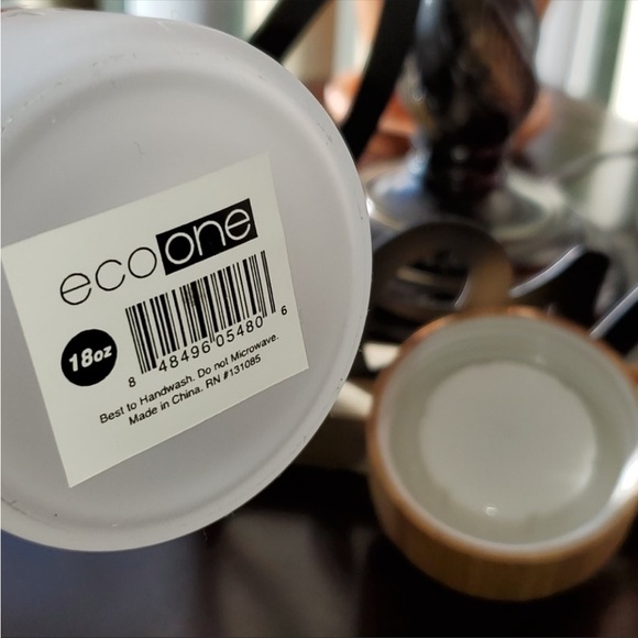 EcoOne - Glass Water Bottle 18oz - Picture 5 of 5